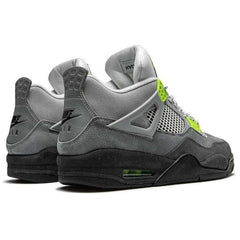 Air Jordan 4 'Neon' - Sneakers Forest